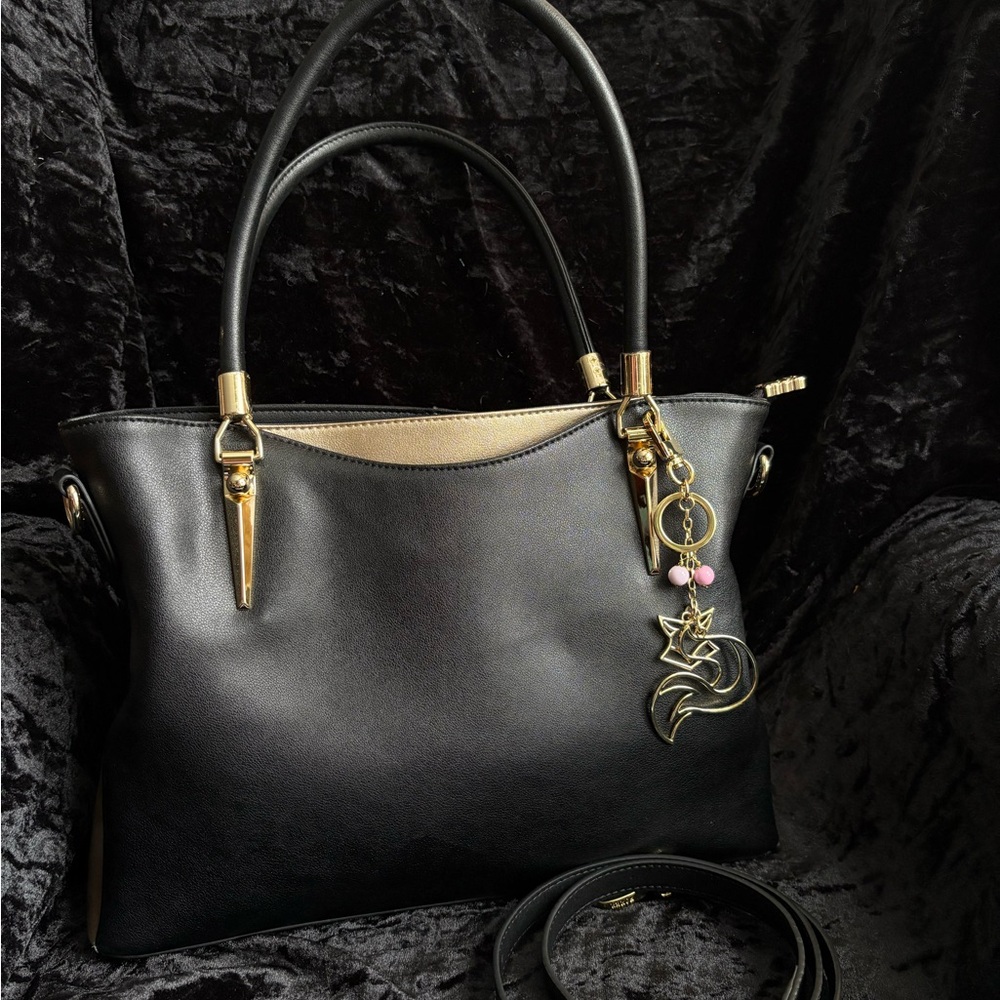 Foxer black leather tote